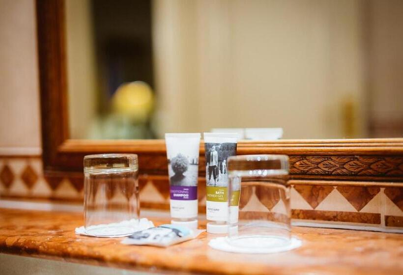 Номер Стандарт, Mercure Winchester Wessex