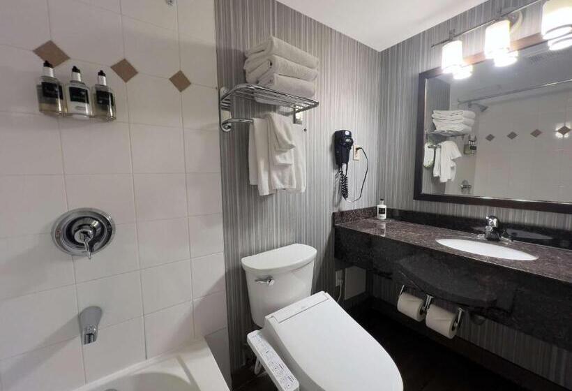 キングサイズベッドのスイートルーム, Coast Calgary Downtown Hotel & Suites By Apa
