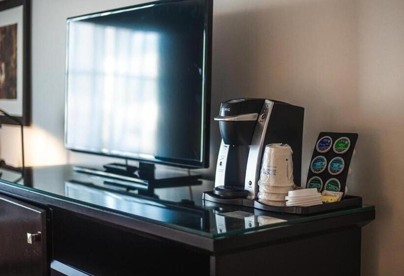 クイーンサイズベッドのスタンダードルーム, Ramada By Wyndham Surrey/langley