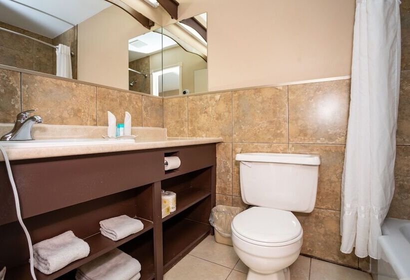 ２ダブルベッドのスタンダードルーム, Canadas Best Value Inn & Suites Charlottetown