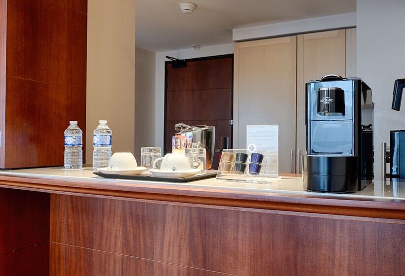 Junior Suite, Occidental Paris Levallois