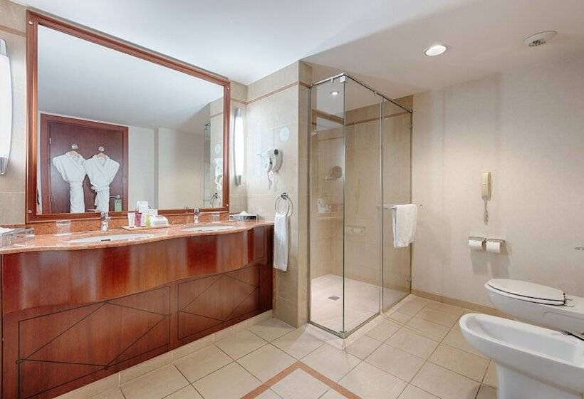 جناح جونيور, Occidental Paris Levallois