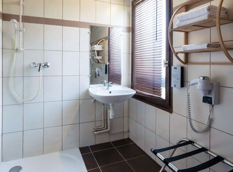 اتاق استاندارد با تخت دوبل, Hôtel Kyriad Caen Sud   Ifs