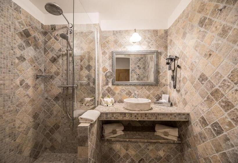 Номер Комфорт, Le Roi Theodore & Spa
