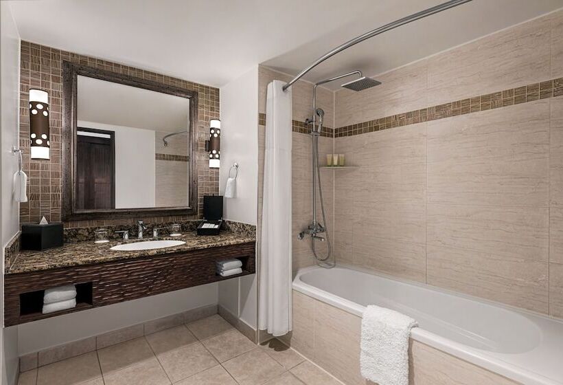 장애인용 디럭스룸, Dusit Beach Resort Guam