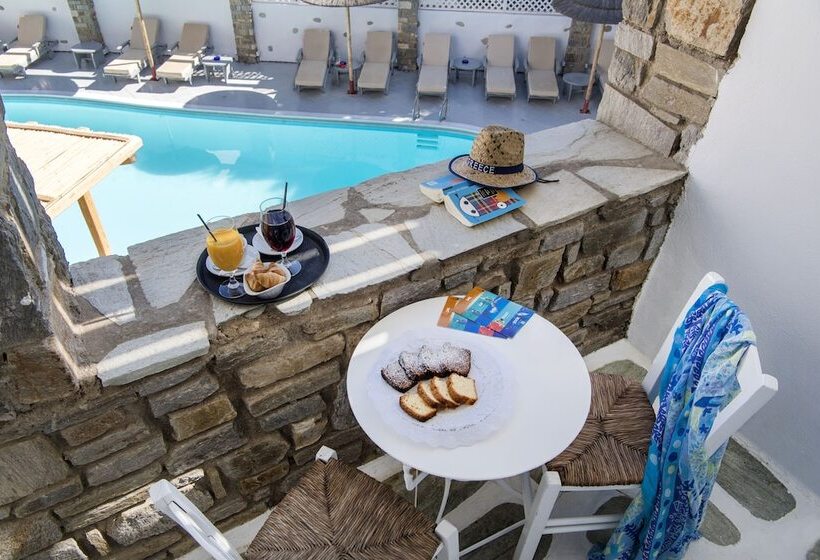 Номер Premium Вид на Бассейн, Zefi Hotel & Suites