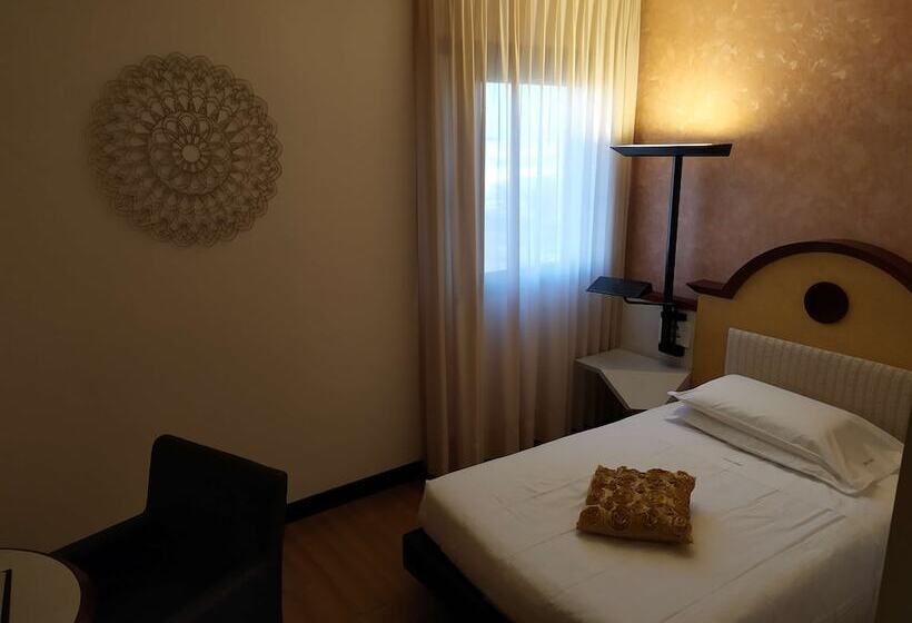 Номер Стандарт Индивидуальный, Best Western Hotel Solaf