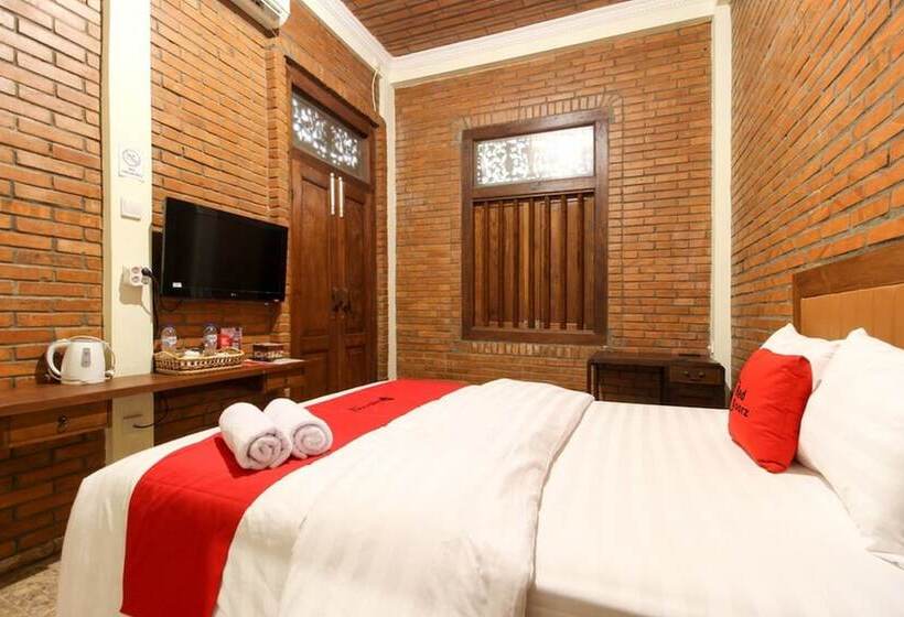 Номер Deluxe, Reddoorz Near Amikom Yogyakarta 2