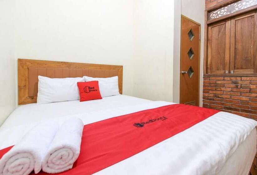 Номер Economy, Reddoorz Near Amikom Yogyakarta 2