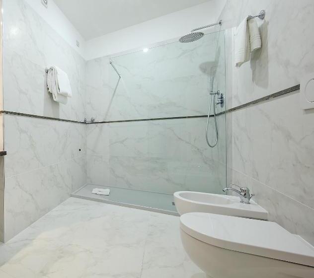 اتاق استاندارد, Traiano