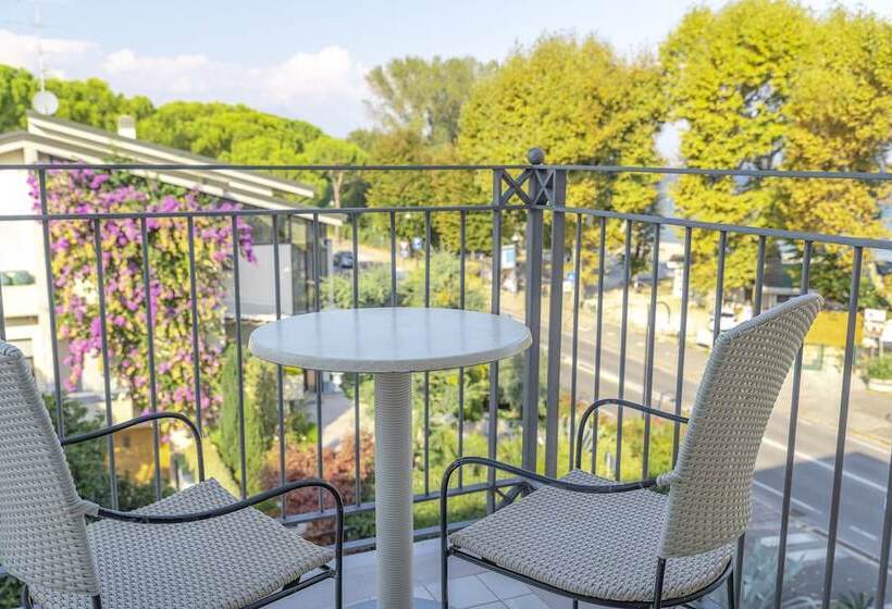 اتاق استاندارد با بالکن, Villa Rosa Hotel Desenzano