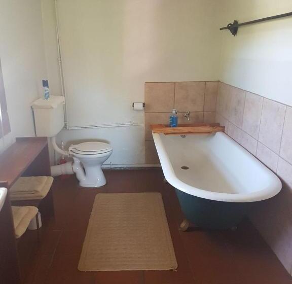 Классический Номер, Trackers Inn