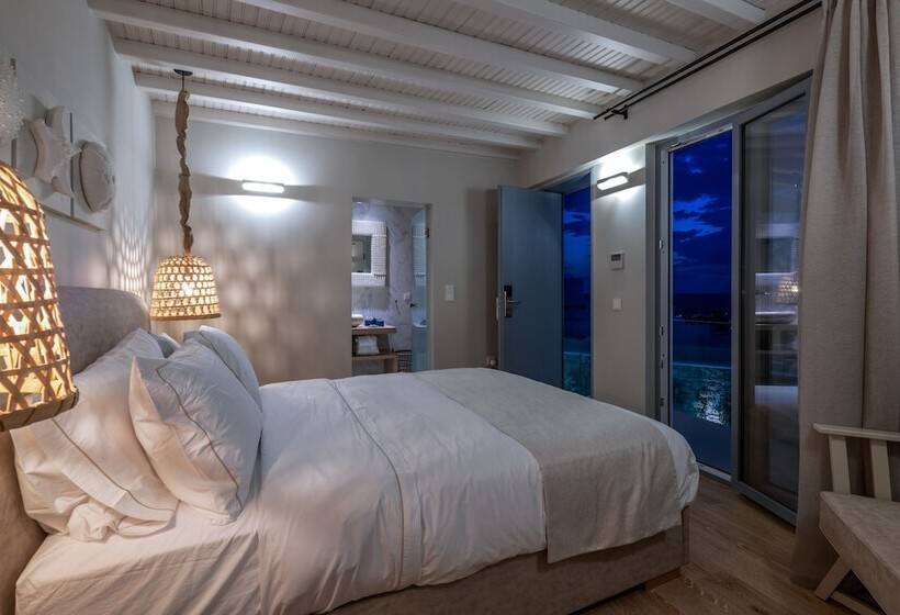 Люкс Superior Вид на Море, Oniro Suites