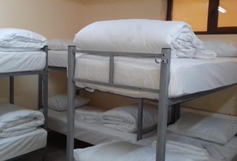 Кровать в Общей Комнате, Karyola Otel   Caters To Men