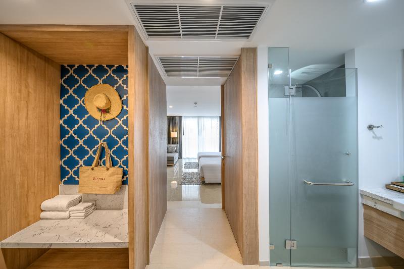 Номер Deluxe с Террасой, Centara Ao Nang Beach Resort & Spa Krabi, Sha Plus