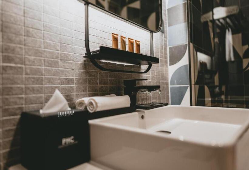 Номер Премиум, Macalister Hotel Managed By The Ascott Limited