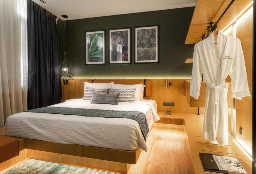 Люкс Семейный 2 Спальни, Macalister Hotel Managed By The Ascott Limited