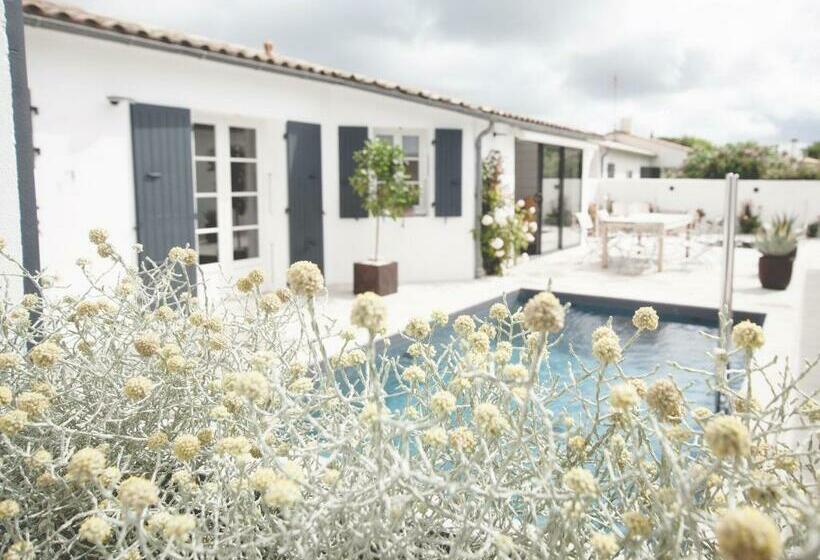 غرفة قياسية مطلّة علي الحديقة, Maison D’hôtes Les Ajoncs