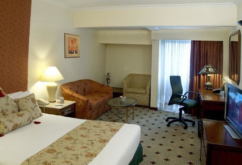 سوییت اجرایی, Avari Lahore