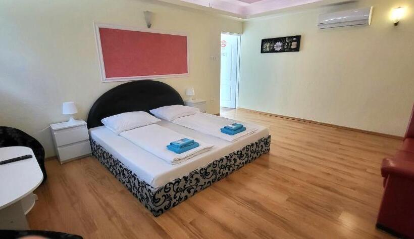 Номер Deluxe, Etna   Hostel  Noclegi Rzeszów