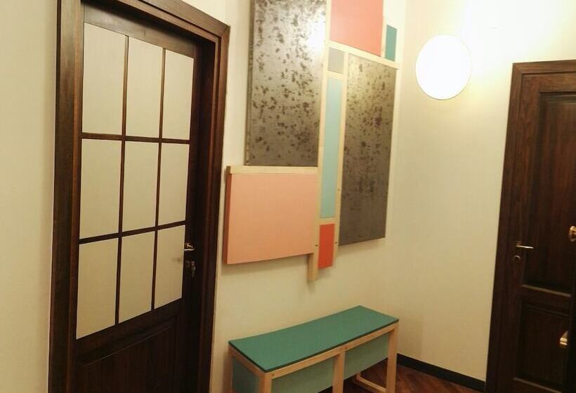 اتاق استاندارد با سرویس بهداشتی مشترک, Ostellin Genova Hostel
