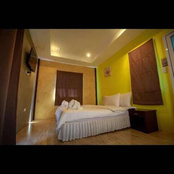 خانه یا کلبه ی ییلاقی با نمای استخر, Feel At Chill Resort Kohchang
