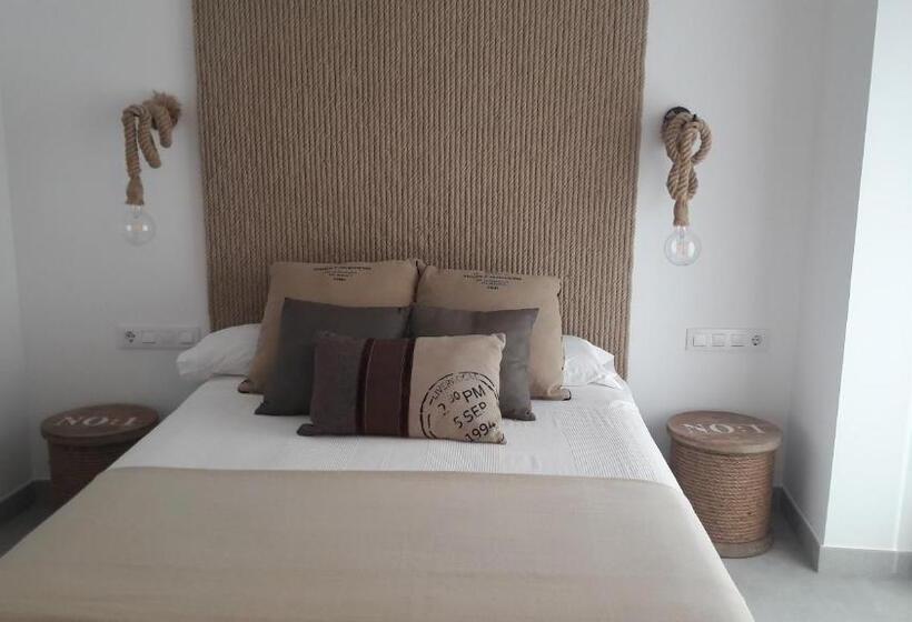 Номер Deluxe, Hostal Cervantes Playa
