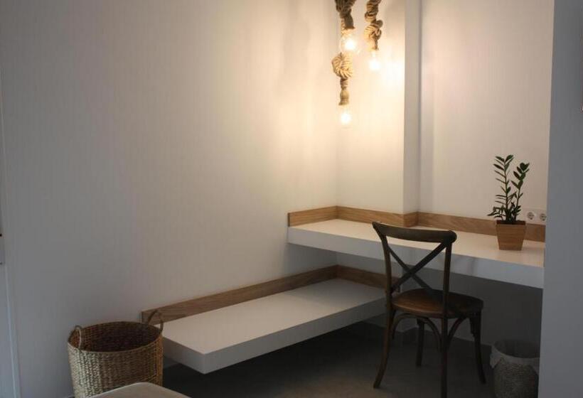 Номер Deluxe, Hostal Cervantes Playa