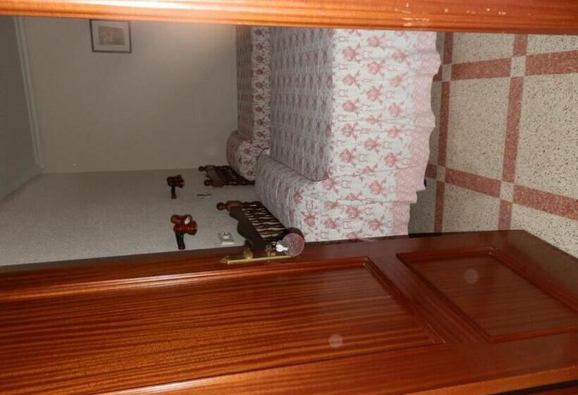 اتاق استاندارد سه نفره, Hostal San Poul