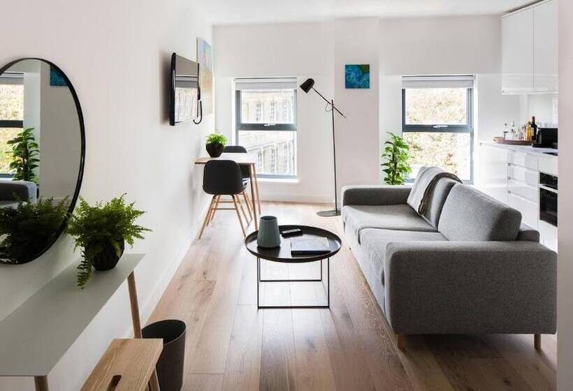 Студия Стандарт, Hiding Space   Westgate Apartments