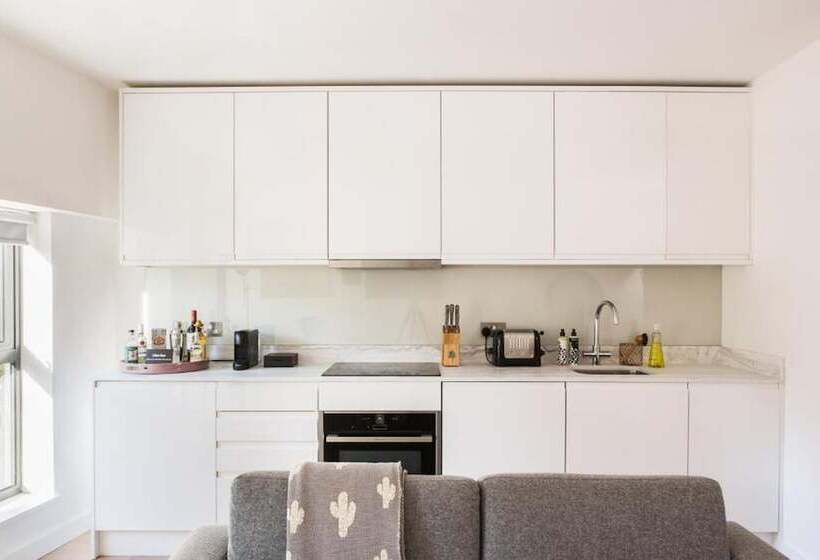 Студия Стандарт, Hiding Space   Westgate Apartments