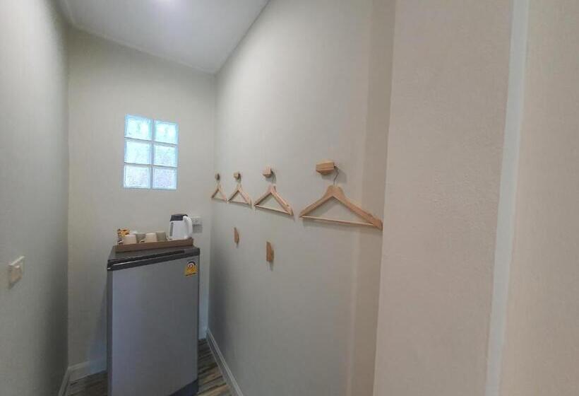 اتاق سوپریور چهار تخته, Aob Oun Homestay