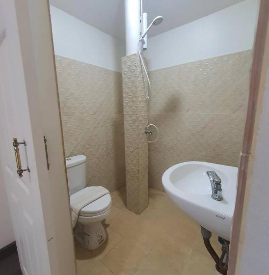 اتاق خانوادگی با چشم‌انداز کوه, Aob Oun Homestay