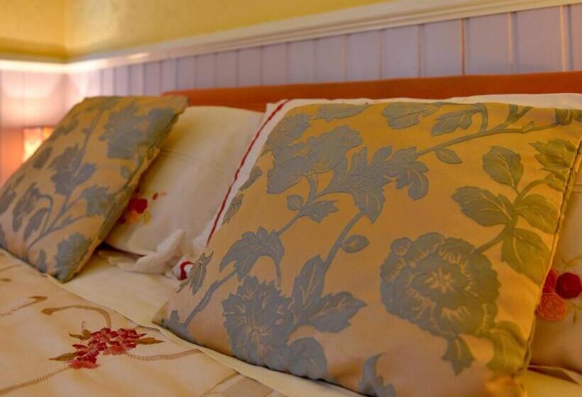 Номер Стандарт, The Warren Guest House