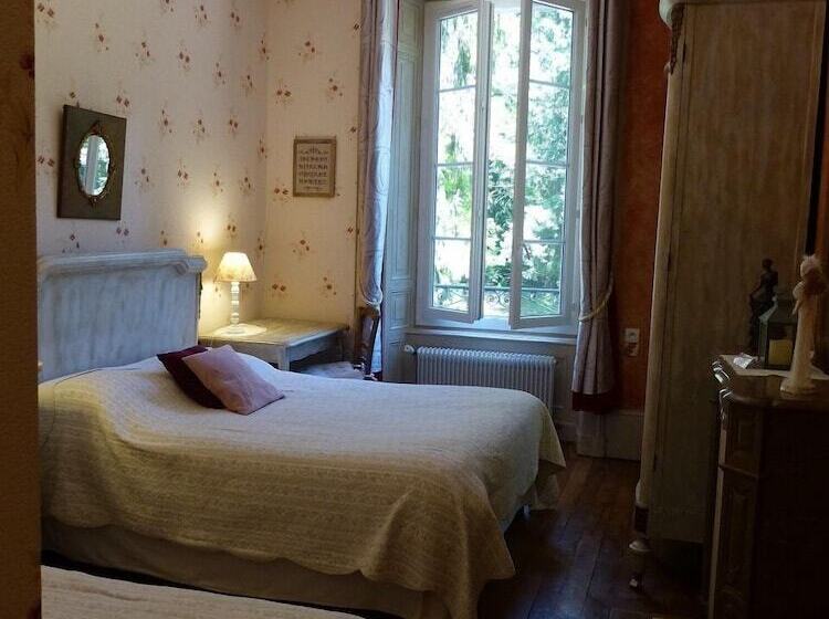 标准三人间, Château De Montsablé