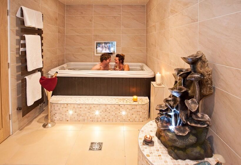 Номер Deluxe, Windermere Boutique Hotel Spa Suites & Hot Tubs
