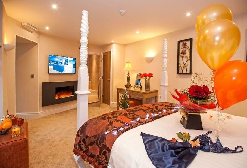 Люкс Повышенной Комфортности, Windermere Boutique Hotel Spa Suites & Hot Tubs