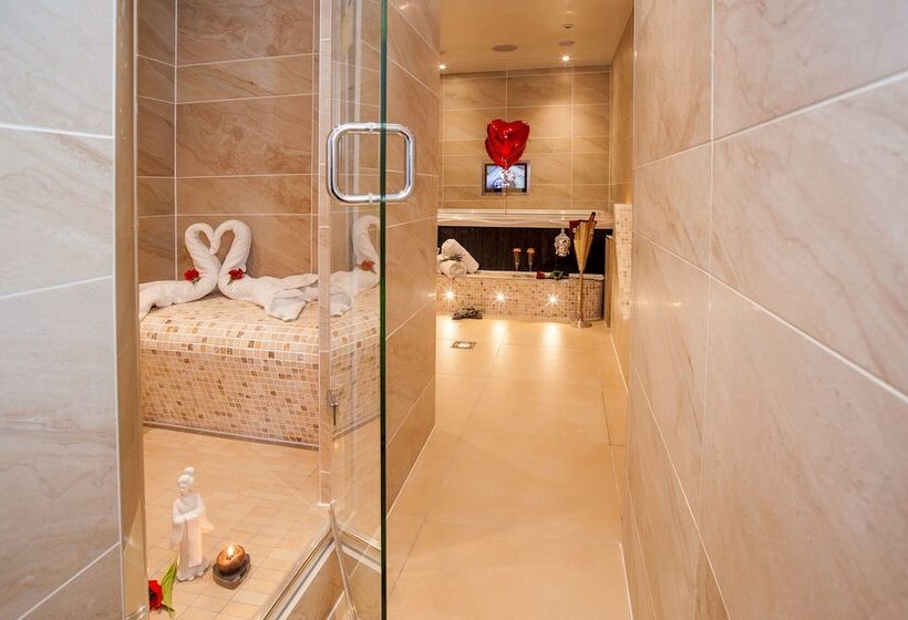 Люкс, Windermere Boutique Hotel Spa Suites & Hot Tubs