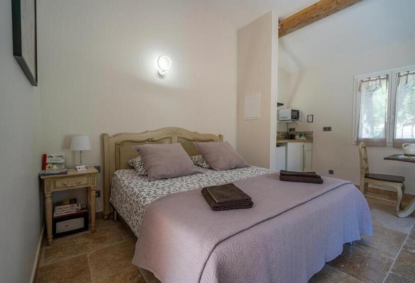 Студия Deluxe, Mas La Chêneraie Lourmarin   Au Calme, à 10 Mn Du Centre Ville à Pied