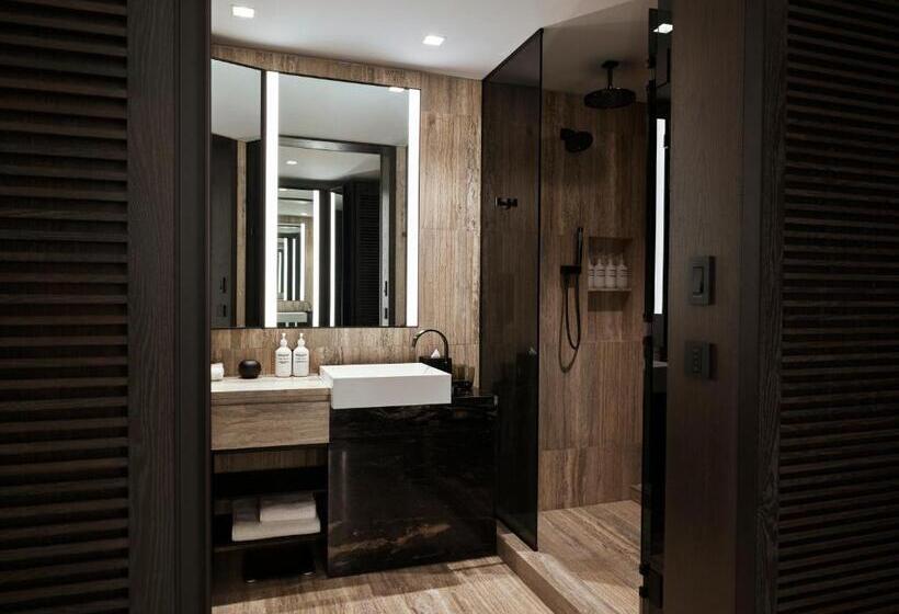 اتاق دلوکس مخصوص معلولین, Equinox Hotel Hudson Yards New York City