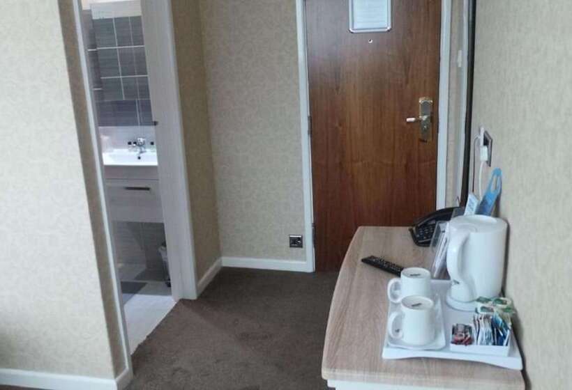 Семейный Номер, Torbay Court