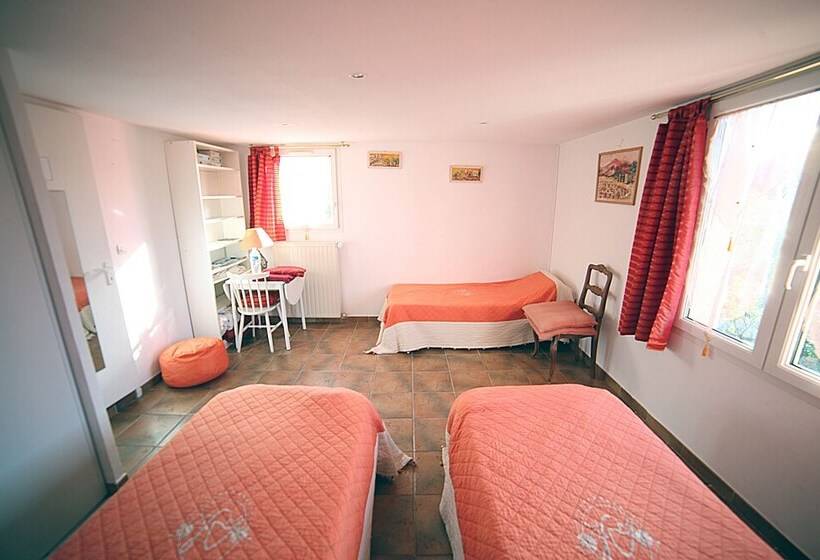 Номер Стандарт, B&b Le Clos Des Vignes Saint Raphael