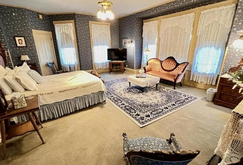 Люкс с гидромассажем, The Hancock House Bed & Breakfast Inn