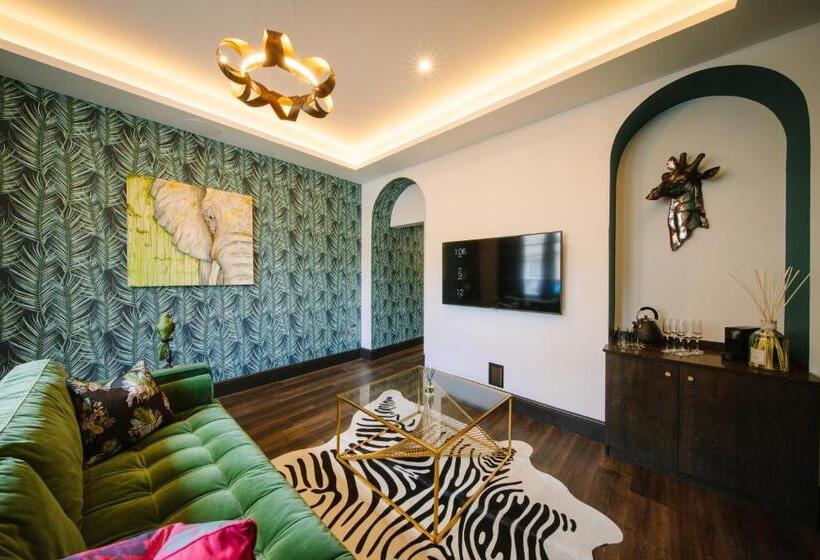 Люкс с гидромассажем, Absoluxe Suites