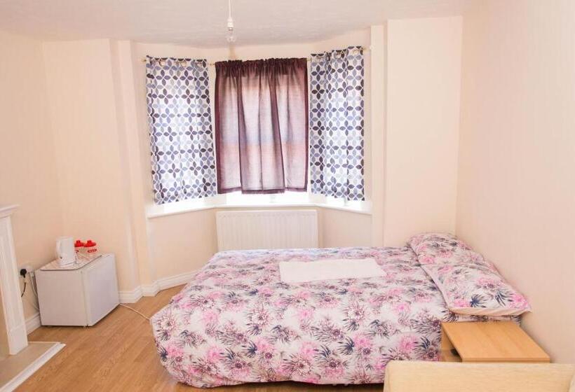 Номер Deluxe с Балконом, Queen Guest House