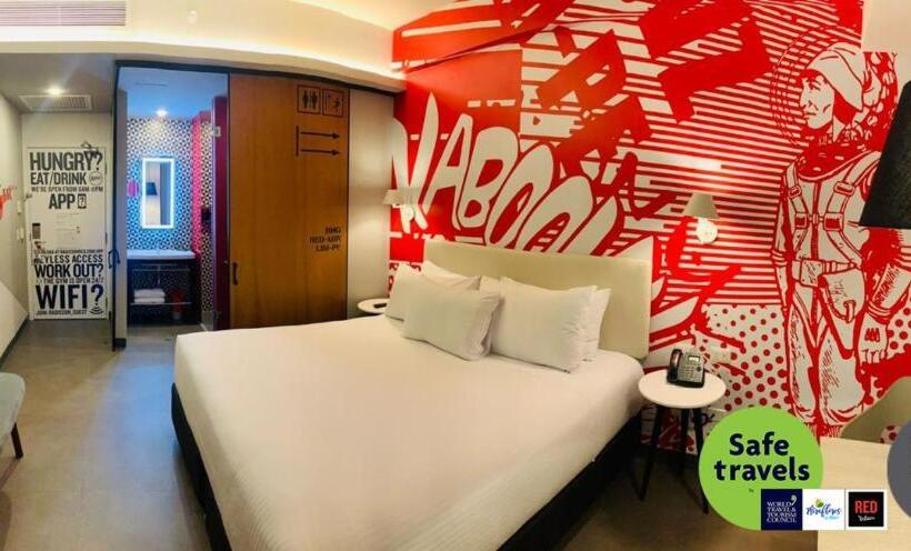 스탠다드 룸 킹사이즈 침대, Radisson Red Miraflores