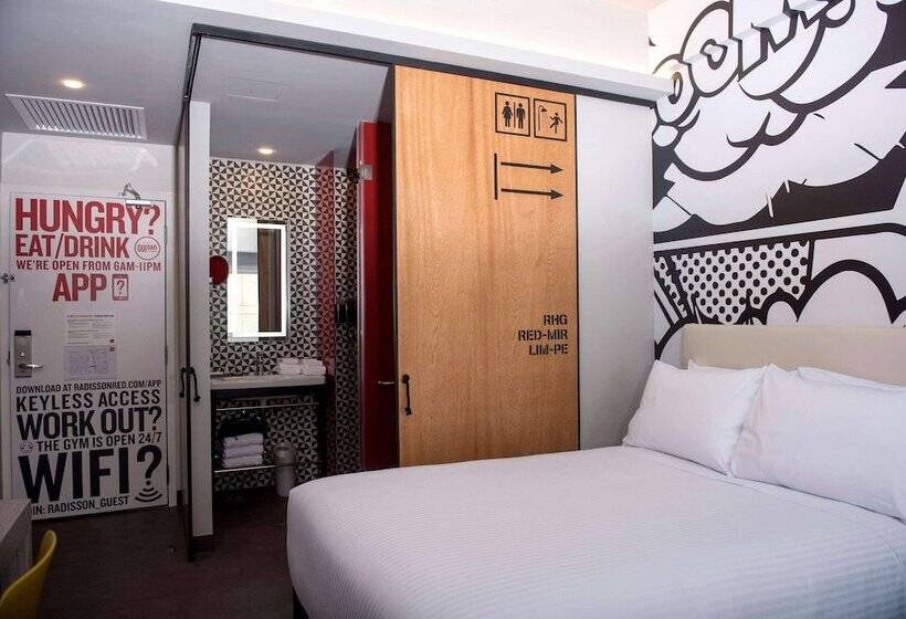 스탠다드 룸 더블 침대 2개, Radisson Red Miraflores