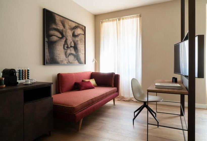 سوییت جونیور, Della Spiga Suites By Brera Apartments
