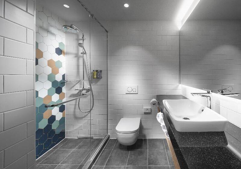 家庭间, Clarion Hotel Vienna South