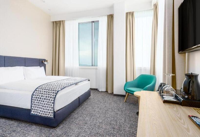 家庭间, Clarion Hotel Vienna South